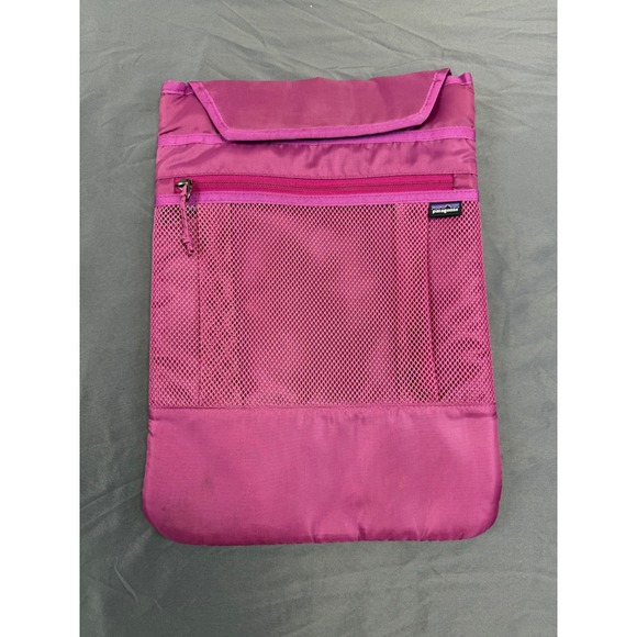Patagonia Other - Patagonia Magenta Padded Laptop Tablet Sleeve Case Mesh Pocket Pink 10.5x15